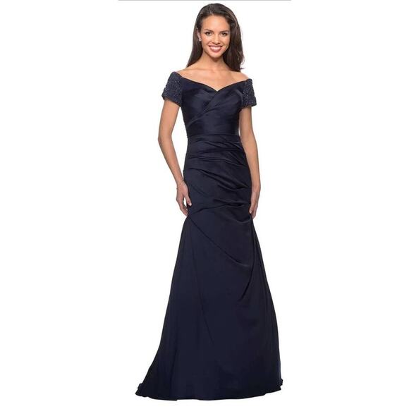 New La Femme Elegant Embellished Gown 12 Satin Navy Sweetheart Neck Short Sleeve - Picture 1 of 11